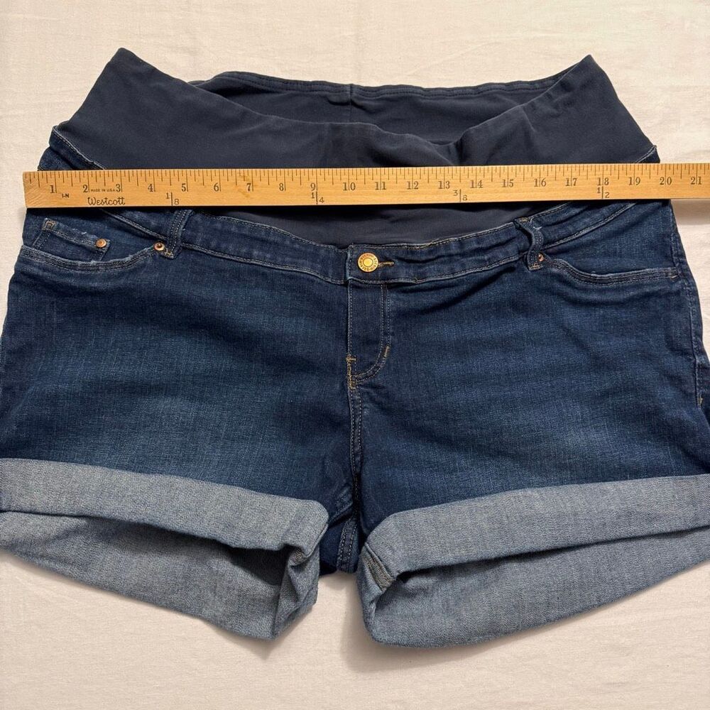 Lot of 2 Maternity Bottoms Size XL: denim shorts and black capris - Picture 4 of 15